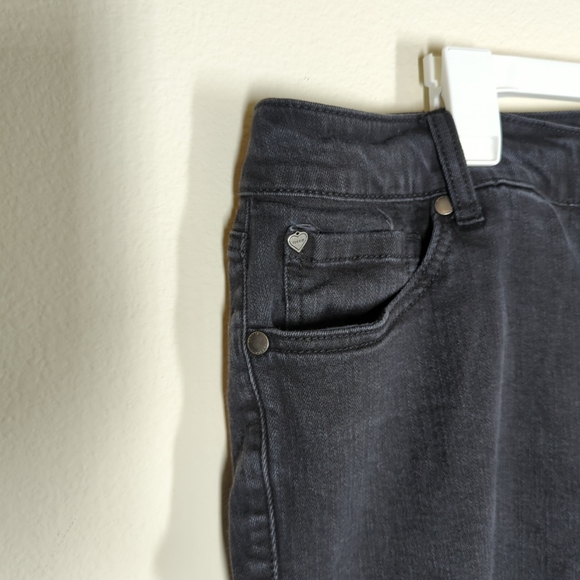 Torrid Women's Jeans Size 18R Distressed Black Denim Jeans. - Picture 5 of 7